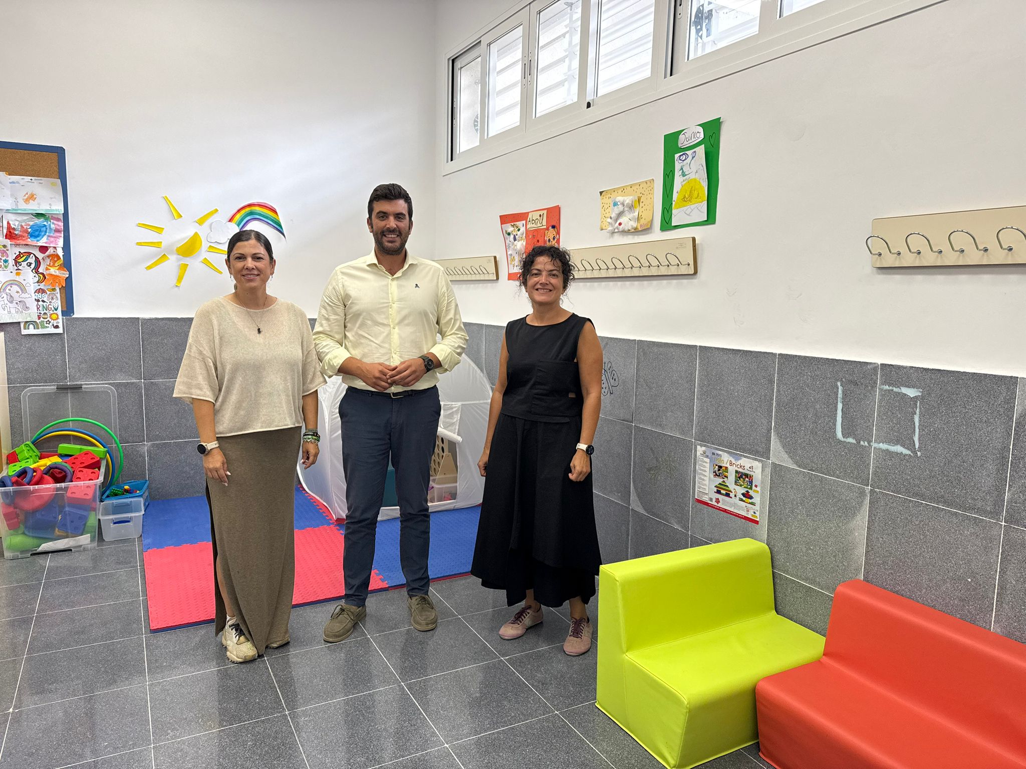 El Ayuntamiento de Mojácar continúa reforzando su compromiso con la conciliación de la vida personal, familiar y laboral mediante la consolidación de su Ludoteca Municipal, un espacio pensado para facilitar a las familias un servicio de apoyo educativo y lúdico que fomente el desarrollo infantil en un entorno seguro y divertido.